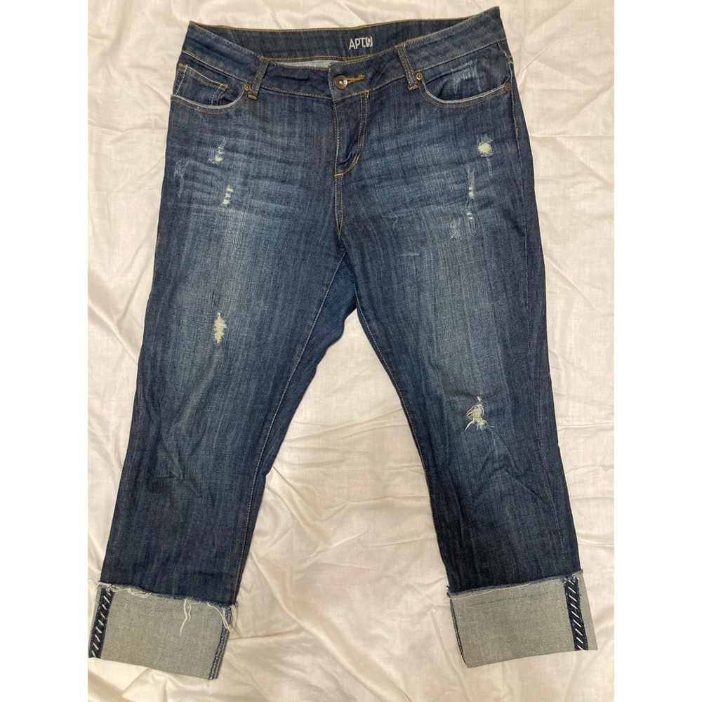 Apt 9  Distressed Cropped Blue Jeans Size 10